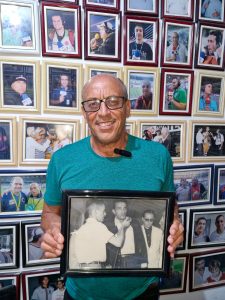 Minas 80 Anos: Nosso primeiro cronista esportivo com o primeiro jogador a vestir a camisa amarela da Seleção Brasileira