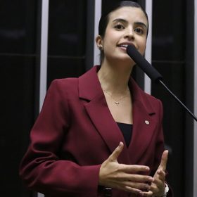STF forma maioria inicial para condenar Eduardo Bolsonaro por difamação contra Tabata Amaral