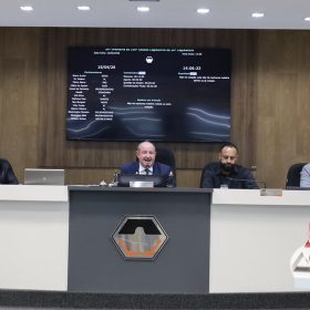 Câmara de Divinópolis convoca reunião extraordinária para discutir crise no transporte coletivo
