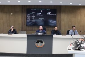Câmara de Divinópolis convoca reunião extraordinária para discutir crise no transporte coletivo