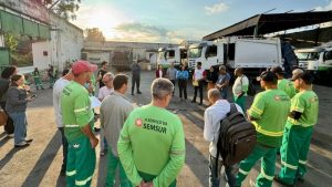 V&Iacute;DEO: Janete anuncia fim do comando de greve dos motoristas de caminh&atilde;o de lixo