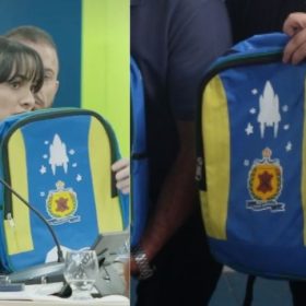 Vereadora de Nova Serrana denuncia superfaturamento de mochilas; Prefeitura diz que compra foi dentro da lei