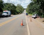 Batida entre caminhão e carro deixa dois mortos na BR-262, em Moema