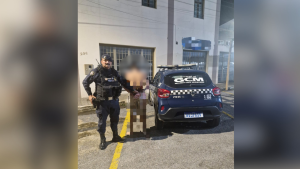 Homem &eacute; preso ap&oacute;s agredir companheira e usar pit bull em ataque em Nova Serrana