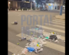 Populares denunciam problema recorrente de lixo espalhado por pessoas em situação de rua