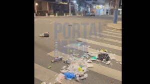 Populares denunciam problema recorrente de lixo espalhado por pessoas em situa&ccedil;&atilde;o de rua