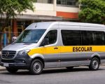 Van escolar irregular é apreendida durante fiscalização em Divinópolis