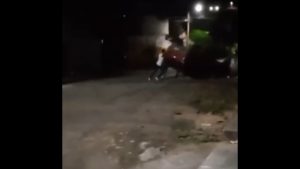 VÍDEO: Carro capota no bairro Niterói, em Divinópolis