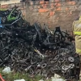 Itaúna: Incêndio provoca estragos em depósito