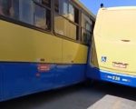 Moradora denuncia congestionamentos e falta de acessibilidade na Rua Niquelina, em Divinópolis; veja vídeo e relato