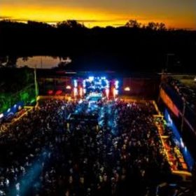 Vídeo: Festa ‘Amnésia’ é interrompida pela polícia no Parque de Exposições, em Divinópolis