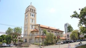 Santuário emite nota de pesar após morte idosa em escada