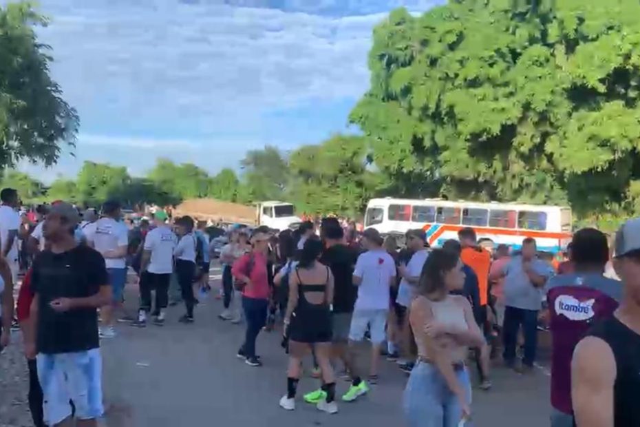 F&eacute;, reflex&atilde;o e tradi&ccedil;&atilde;o marcam caminhada para a gruta de Nossa Senhora de F&aacute;tima, em Divin&oacute;polis