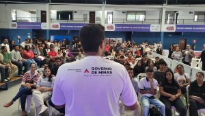 Governo de Minas realiza mutirão com milhares de vagas para jovens em busca do primeiro emprego