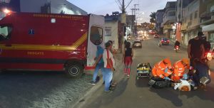 Idosa &eacute; atropelada por moto no Centro de Formiga