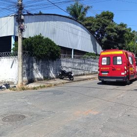 Acidente entre motocicletas deixa dois feridos em Arcos