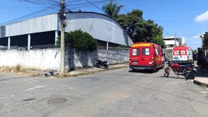 Acidente entre motocicletas deixa dois feridos em Arcos