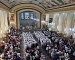 Dom Geovane celebra Missa do Crisma em Divinópolis