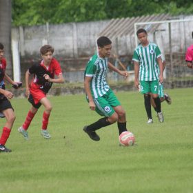 Copa União de Base movimenta Divinópolis com goleadas e jogos equilibrados no fim de semana