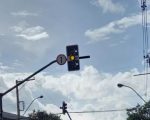 Manutenção na rede elétrica deixa semáforos inoperantes no Centro de Divinópolis