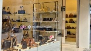 Sindicato define funcionamento do com&eacute;rcio nos feriados de Tiradentes e 1&ordm; de maio