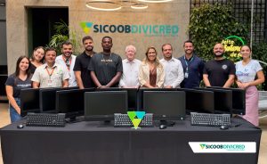 Sicoob Divicred realiza doação de computadores para a Coopercart através do projeto Tech Social