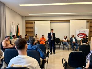 ACASP refor&ccedil;a cobran&ccedil;a por mais seguran&ccedil;a e tecnologia em reuni&atilde;o com autoridades em Divin&oacute;polis