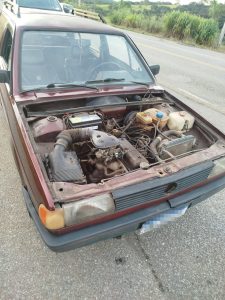 Cap&ocirc; de ve&iacute;culo se solta, atinge outro carro na MG-260