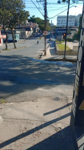 “Terra de ninguém”, diz comerciante sobre trecho crítico da Avenida JK