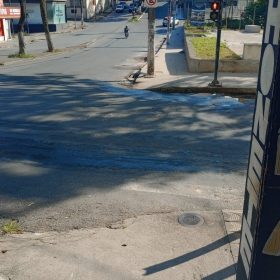 “Terra de ninguém”, diz comerciante sobre trecho crítico da Avenida JK