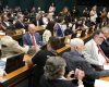 Pedido de vista adia votação de PEC que prevê fim da escala 6×1 na Câmara
