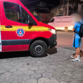 Moto atinge adolescente e condutor foge sem prestar socorro em Formiga