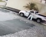 Vídeo: caminhonete é furtada no Dona Quita