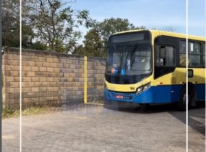 Vídeo: Ônibus saem da da garagem para cumprir mínimo de 30% durante a greve