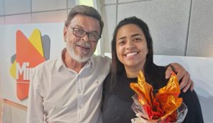 Ganhadora da cesta de Páscoa, presente do Dr. Juliano Silva…