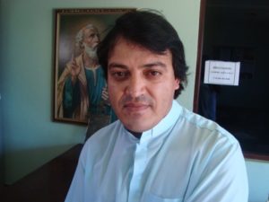 Estado de saúde do padre José Renilson permanece estável, porém delicado