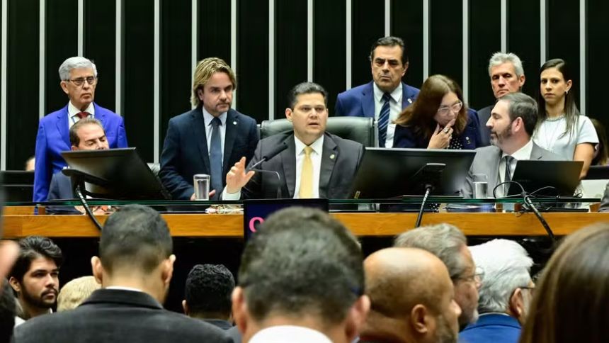 Congresso derruba veto de Lula a ‘PL da Dosimetria’ para condenados pelo 8/1