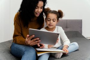 Governo do Brasil promove eventos sobre proteção e educação digital de crianças e adolescentes em Minas Gerais