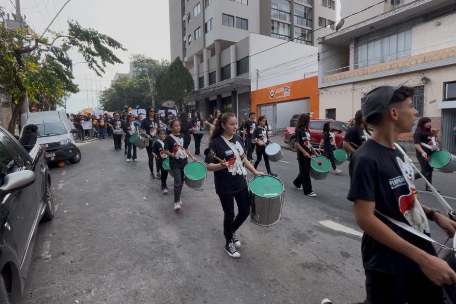 20ª edição da caminhada 'Todos Contra a Pedofilia' é realizada em Divinópolis