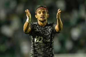Galo cede mais um empate no final e Barba continua sem soluções
