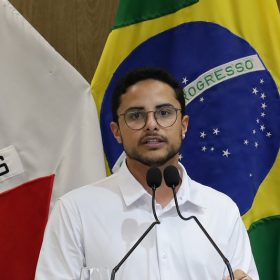 Câmara de Divinópolis vota projeto de combate ao racismo e intolerância religiosa nas escolas