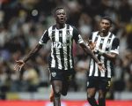 Atlético volta a vencer em casa e sobe na tabela do Brasileirão