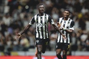 Atlético volta a vencer em casa e sobe na tabela do Brasileirão