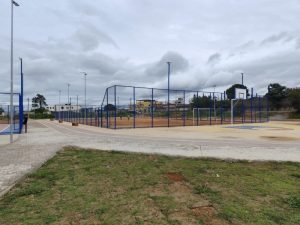 Bairro Candid&eacute;s recebe novo espa&ccedil;o de esporte e lazer em Divin&oacute;polis