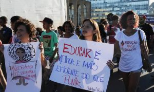 CCJ adia novamente an&aacute;lise de PEC sobre redu&ccedil;&atilde;o da maioridade penal