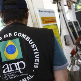 ANP fiscaliza postos de combustíveis e depósitos de gás em Divinópolis