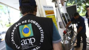 ANP fiscaliza postos de combustíveis e depósitos de gás em Divinópolis