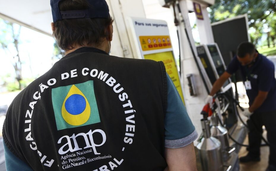 ANP fiscaliza postos de combustíveis e depósitos de gás em Divinópolis
