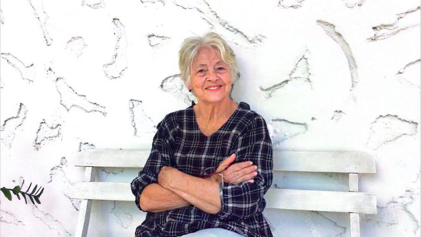 Adélia Prado tem boa evolução clínica, mas sem previsão de alta