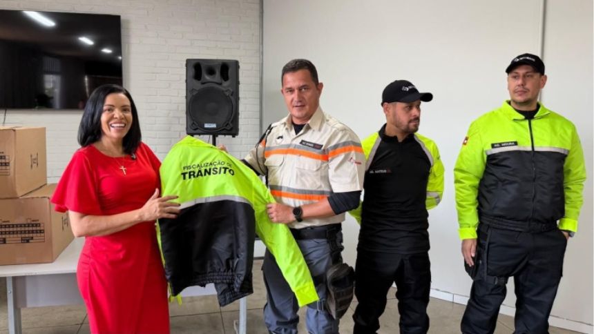 Agentes da Settrans recebem novo uniforme com padronização nacional
